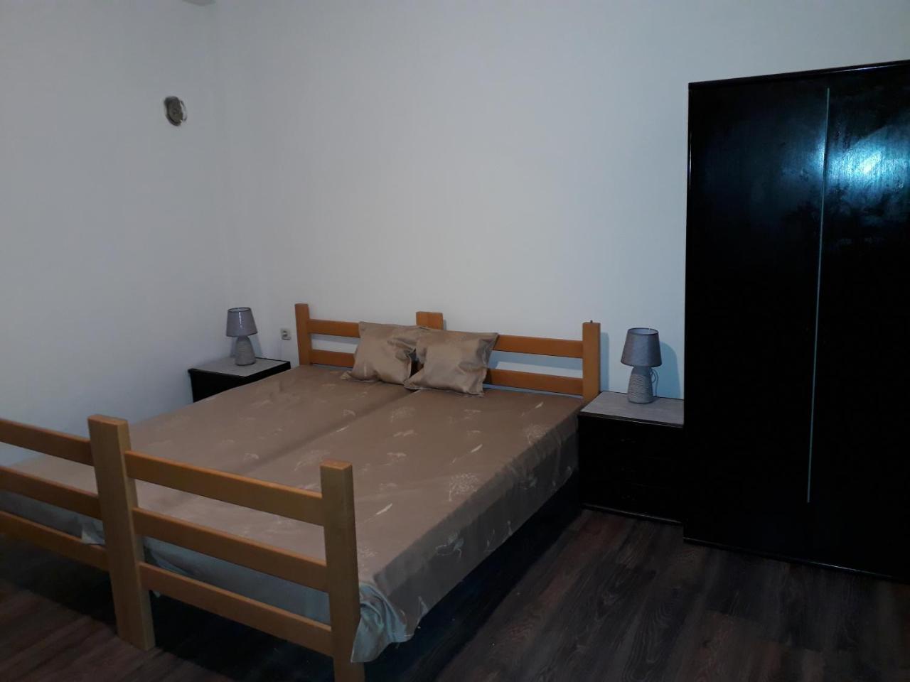 Misko'S Guest House Skopje Esterno foto
